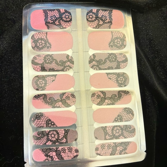 Nail Wraps Set - 7 Assorted Designs - Picture 5 of 8